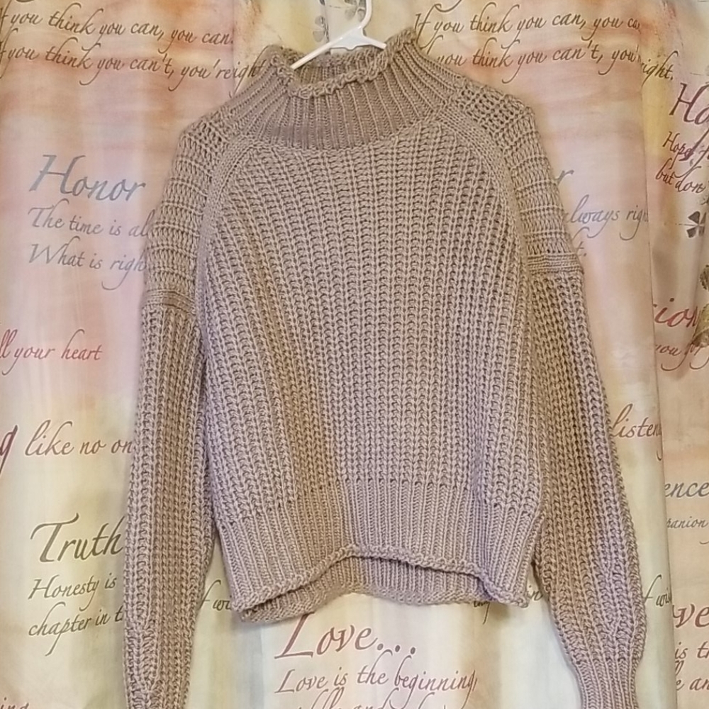 Sweaters - Picture 4 of 4